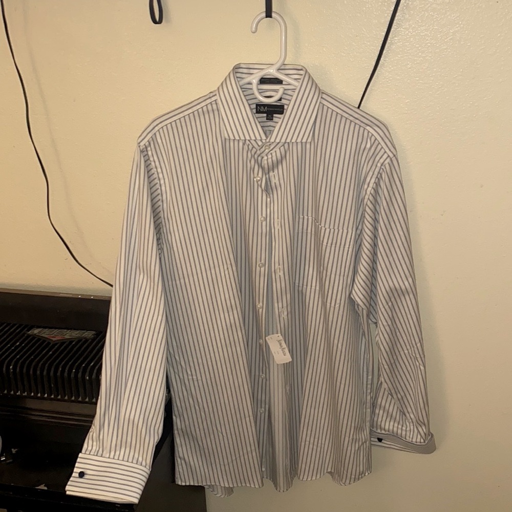 Brand néw Neiman Marcus dress shirt